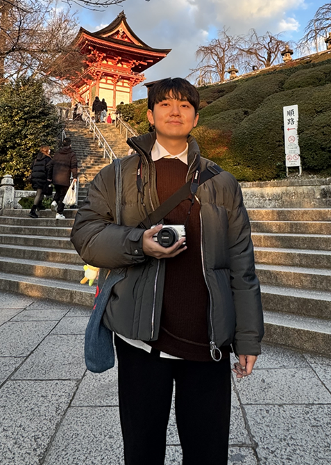 Jeong Woo Lee